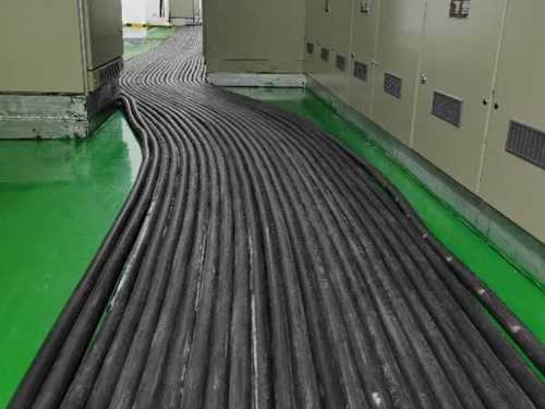 烟台如何根据理论计算公式计算温度对特定电压测量结果的影响？